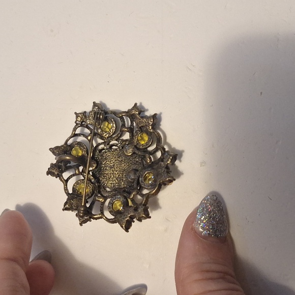 Vintage Cameo Pendant Brooch Olive Green - Picture 2 of 2